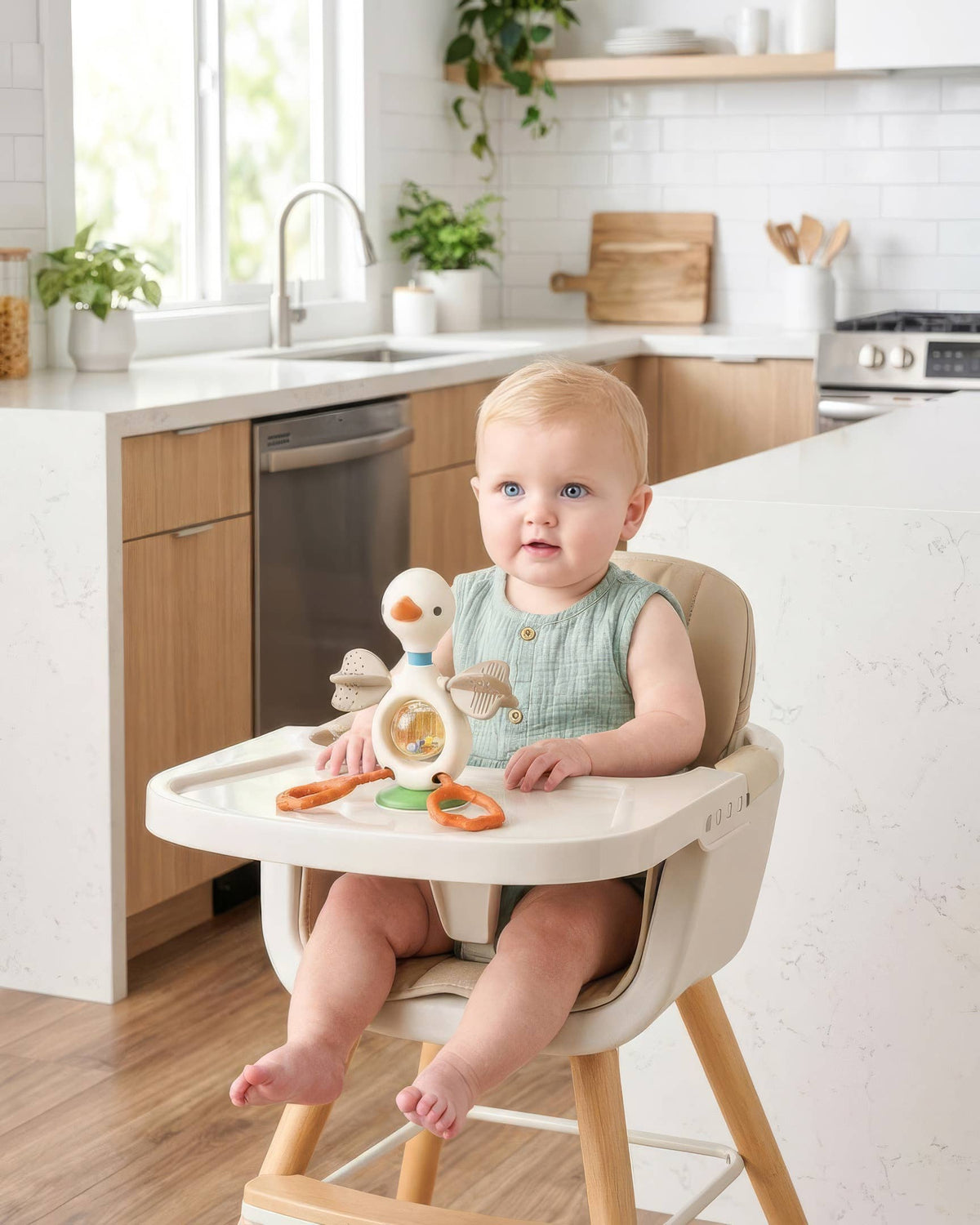 Itzy Twist & Bop Sensory Goose