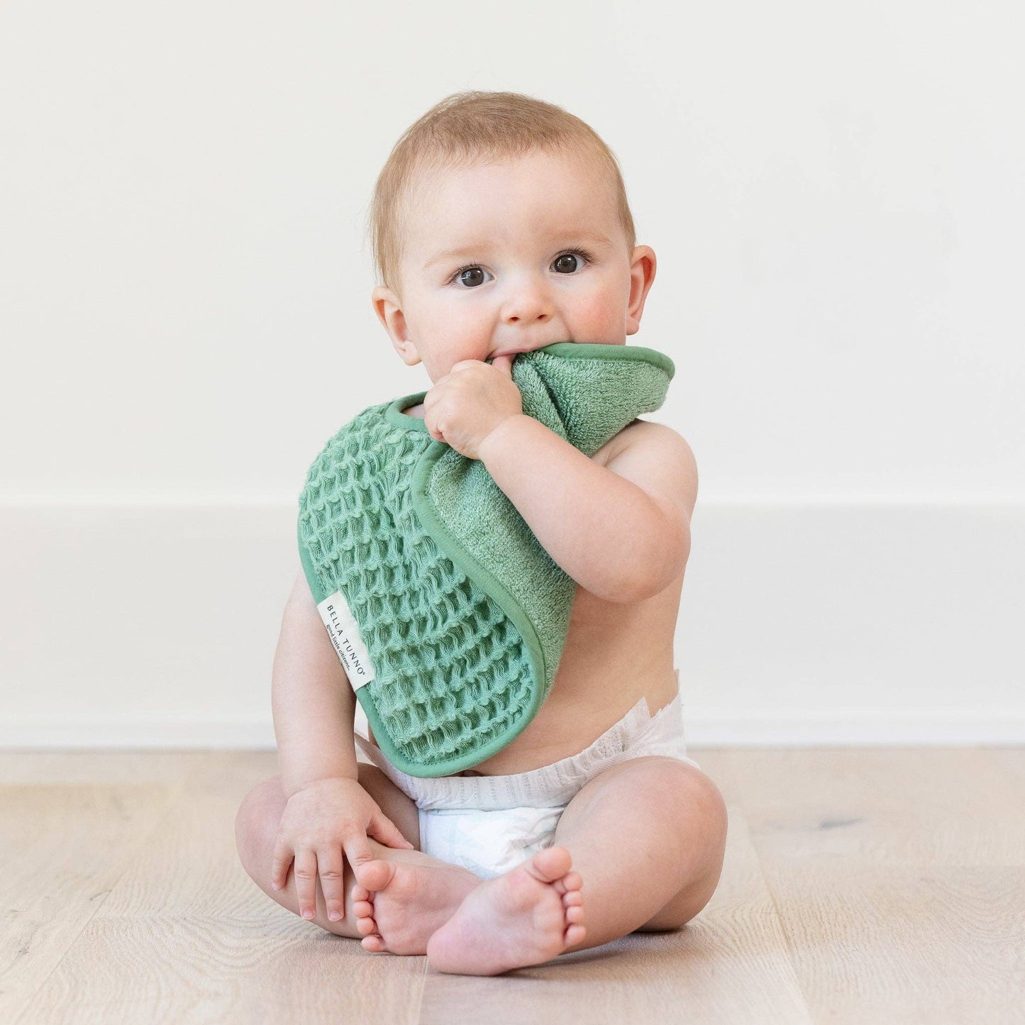Reversible Bib/Burp Set Green