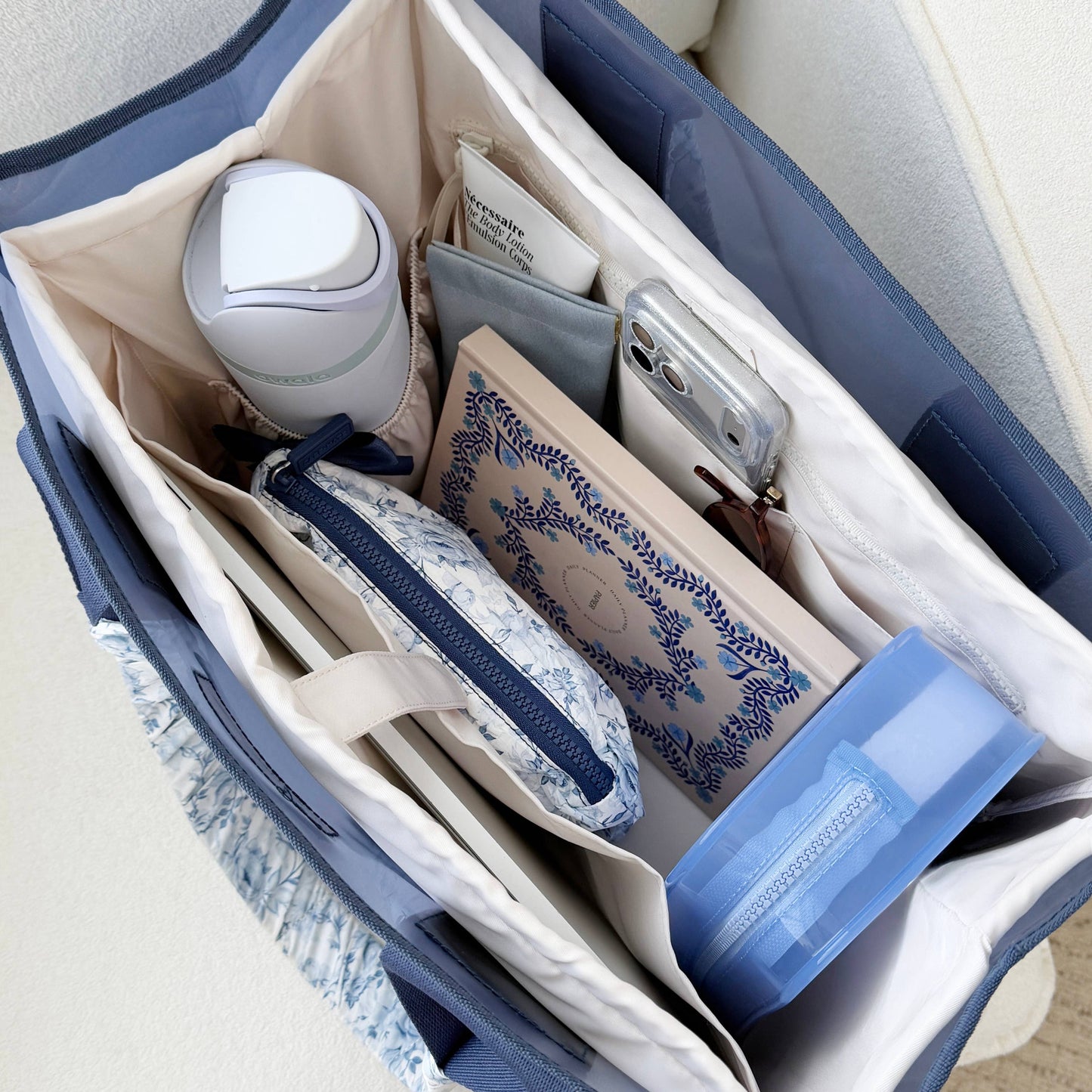 Case-Mate Organizer in Vanilla