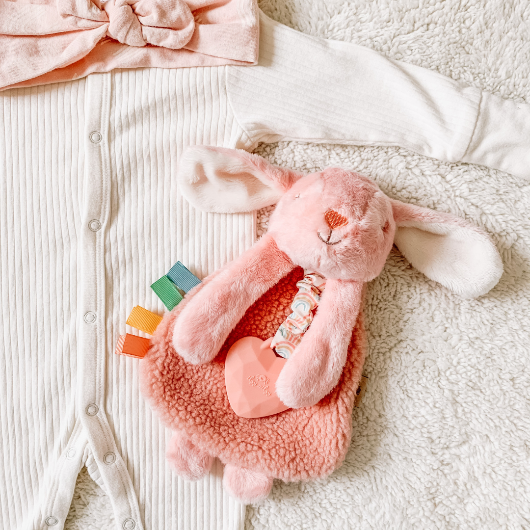 Itzy Friends Lovey Bunny