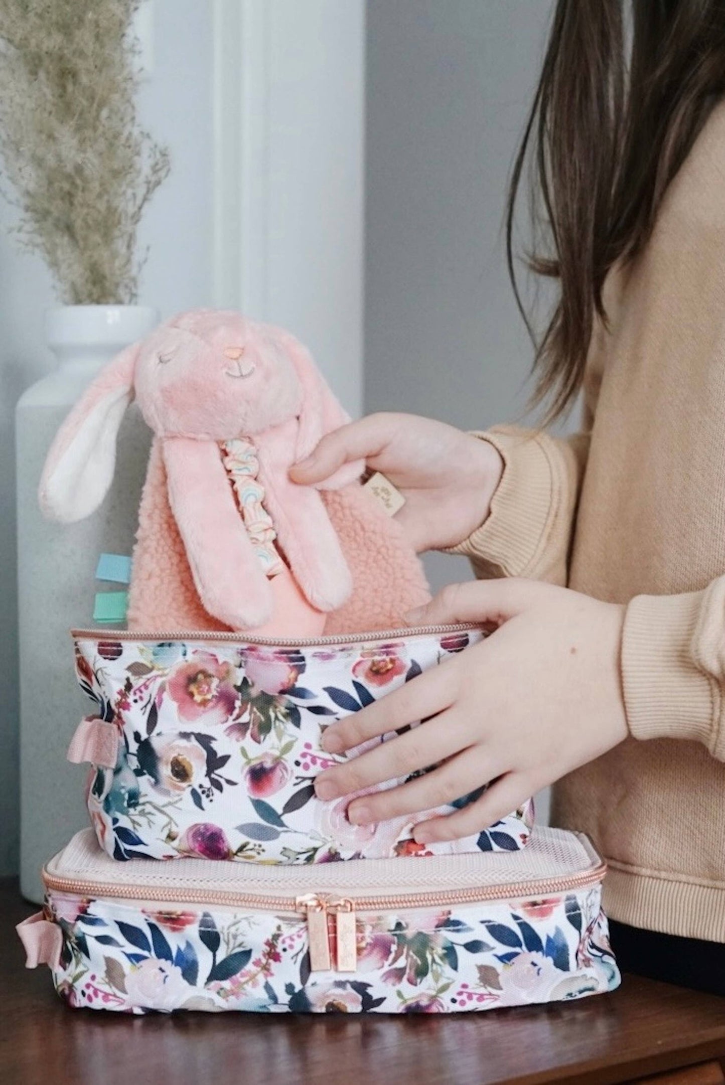 Itzy Friends Lovey Bunny