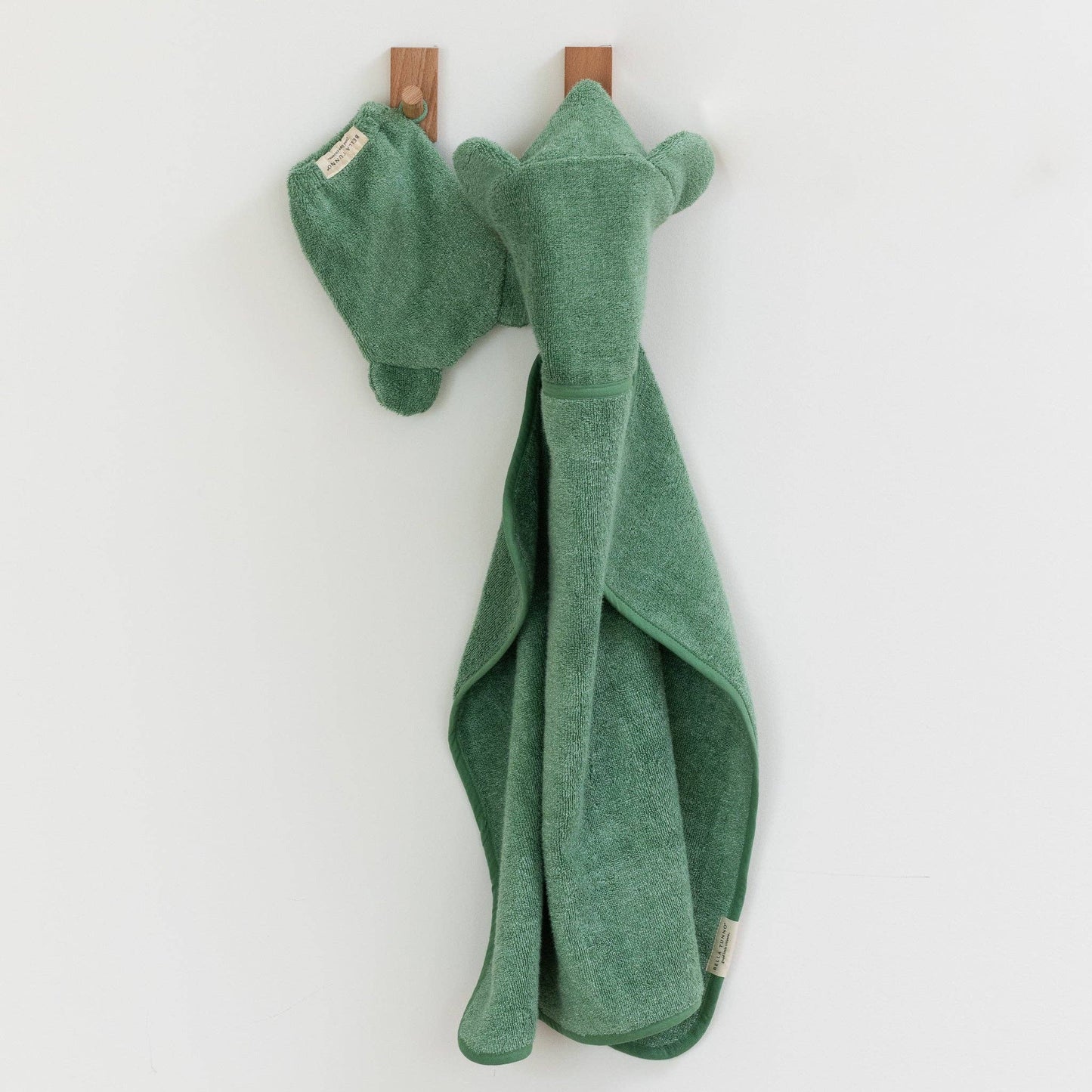 Hooded Towel/Wash Mitt Set Green