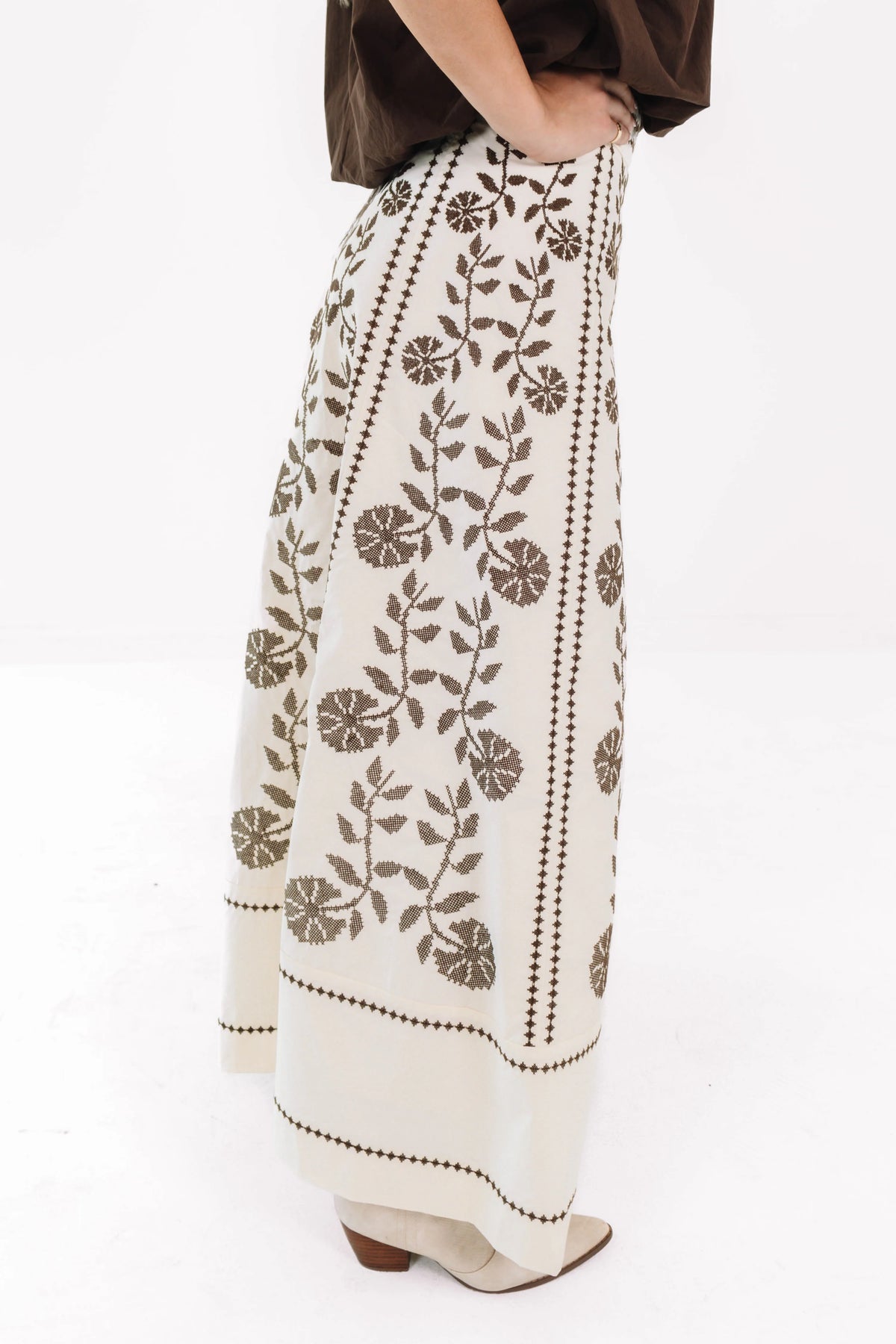 Ladies Maelan Midi Skirt Cream