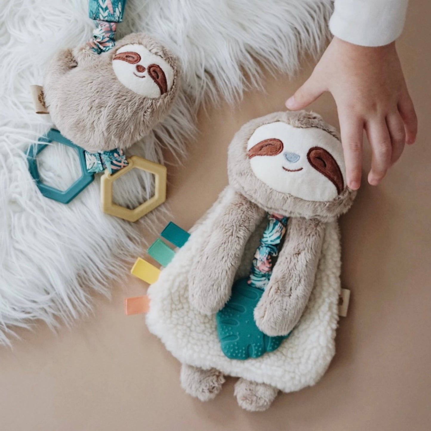 Itzy Friends Lovey Bunny